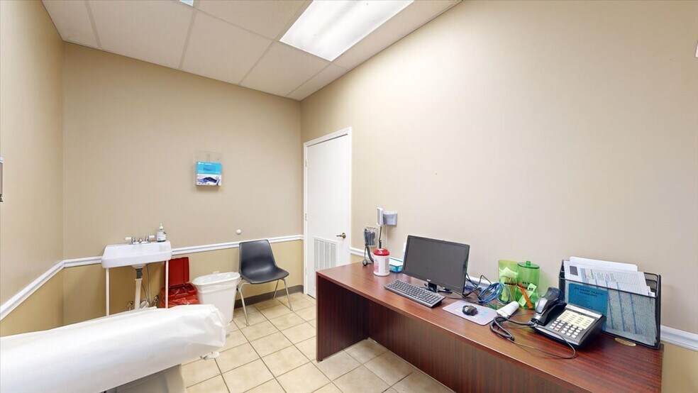 More Photos Of 113 Bo Bo Dr, Crystal Springs Freestanding For Lease