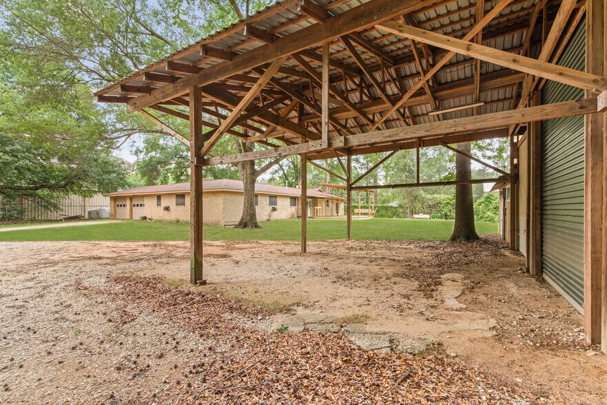 More Photos Of 18222 W FM 1097 Rd, Montgomery Flex For Lease
