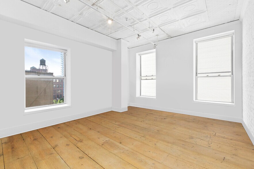 More Photos Of 447 W 36th St, New York Loft Creative Space For Sale
