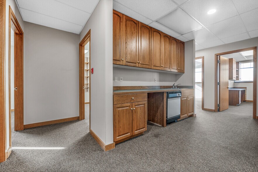 More Photos Of 175 NE Gilman Blvd, Issaquah Office For Lease