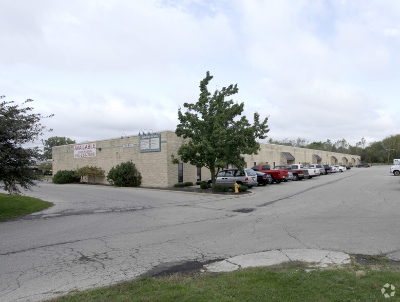 More Photos Of 641-667 N James Rd, Columbus Warehouse For Lease