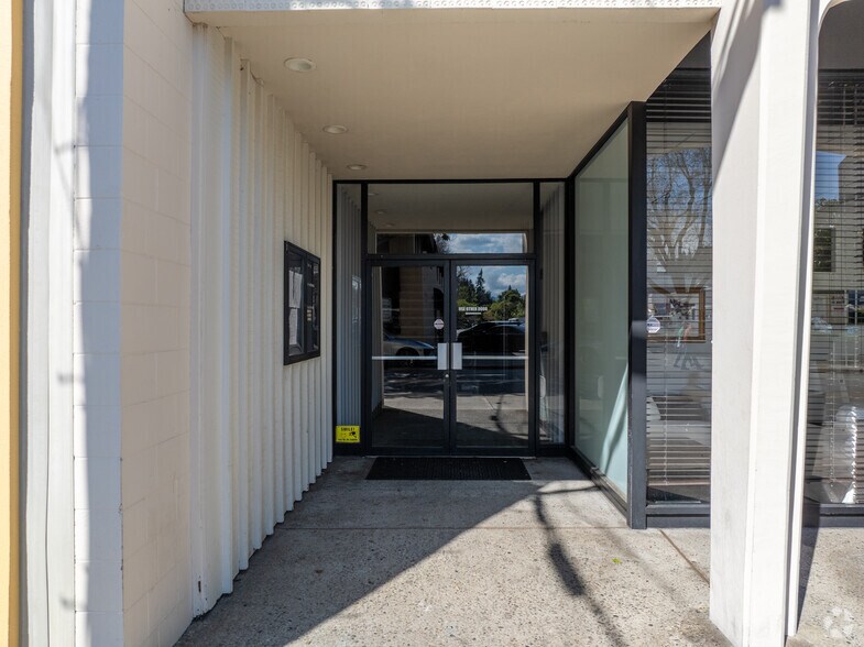 More Photos Of 1134 Crane St, Menlo Park Office For Sale