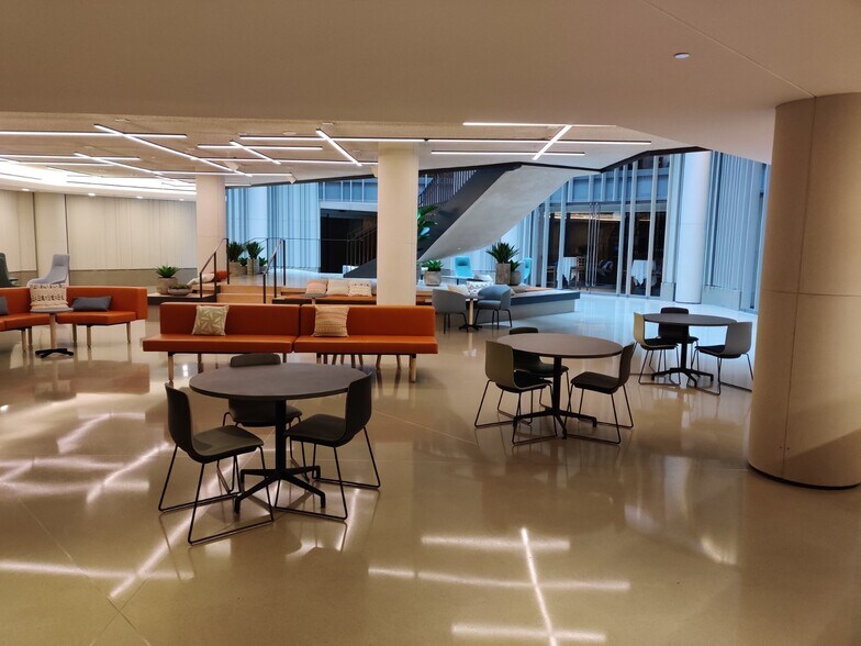 More Photos Of 1201 New York Ave NW, Washington Office For Lease