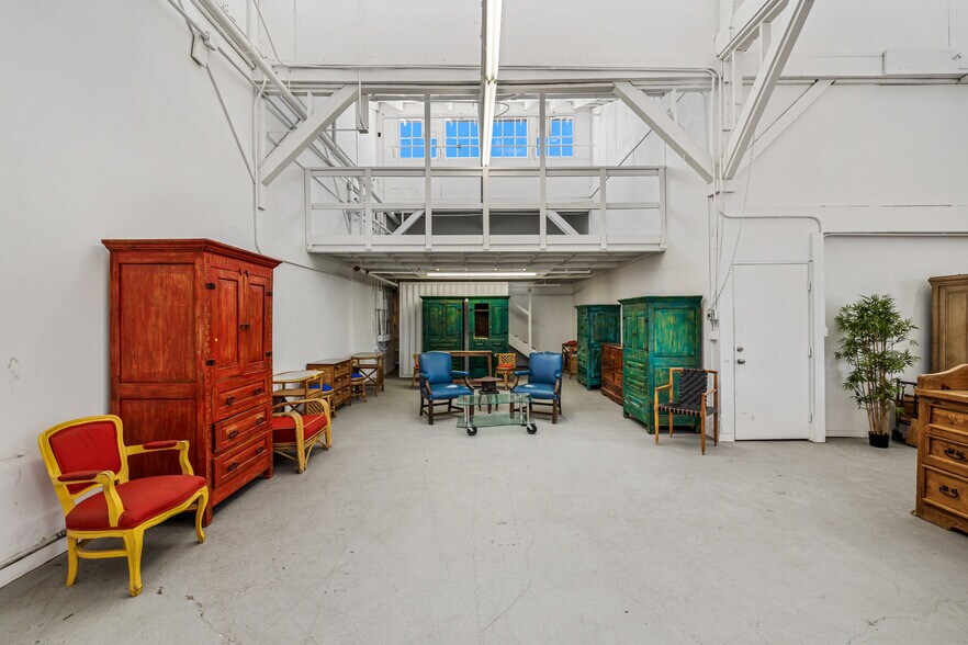 More Photos Of 4775-4779 E Ramon Rd, Palm Springs Warehouse For Sale