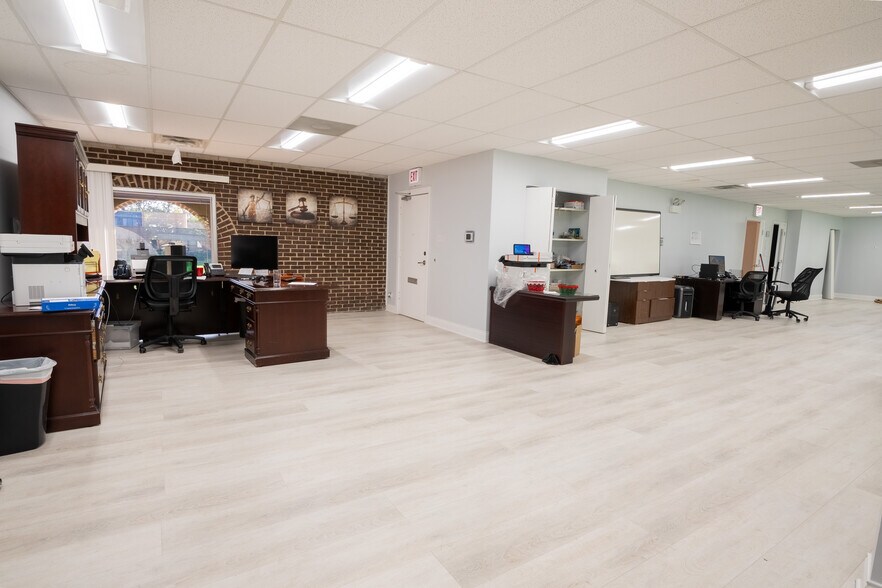 More Photos Of 6600 W College Dr, Palos Heights Medical For Sale