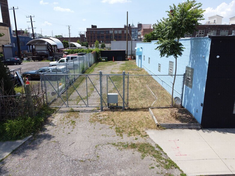 More Photos Of 6543 Hastings Rd, Detroit Warehouse For Sale