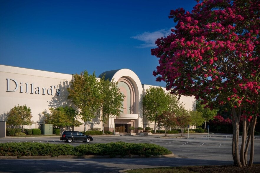 More Photos Of 100 Columbiana Cir, Columbia Unknown For Lease