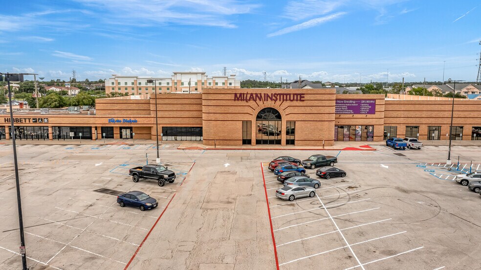 More Photos Of 60-110 Cypress Creek Pky, Houston Freestanding For Sale