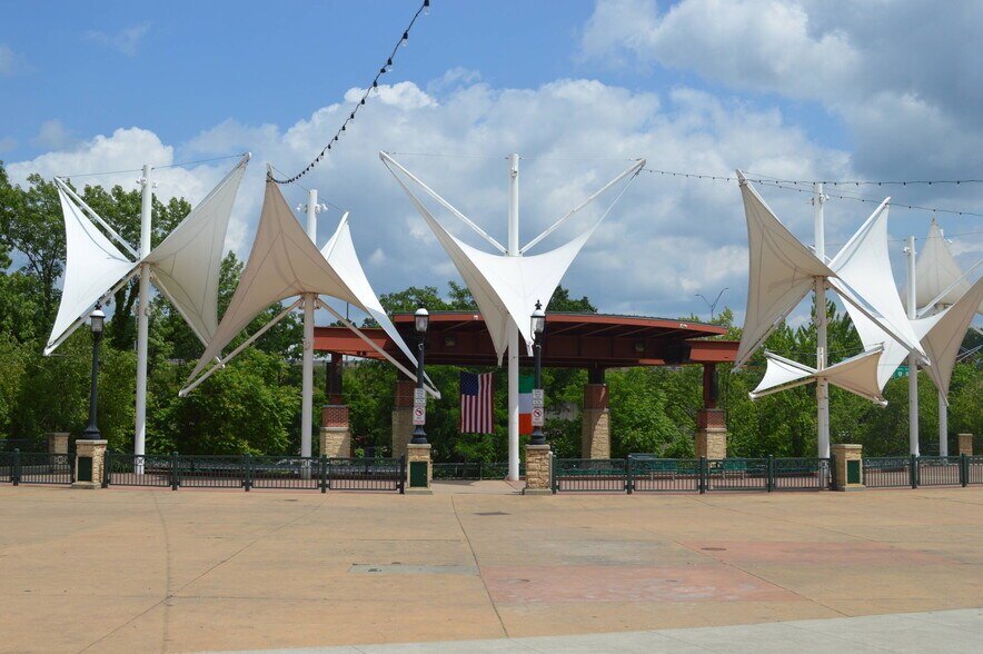 More Photos Of 2020 Front St, Cuyahoga Falls Office Residential For Sale