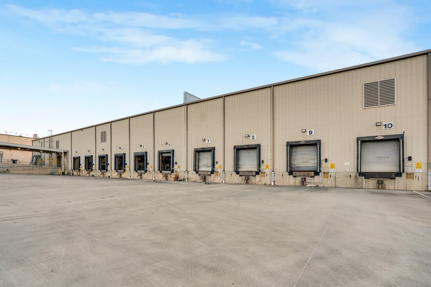 More Photos Of 3400 Westinghouse Blvd, Charlotte Manufacturing For Lease