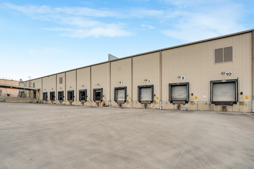 More Photos Of 3400 Westinghouse Blvd, Charlotte Manufacturing For Lease