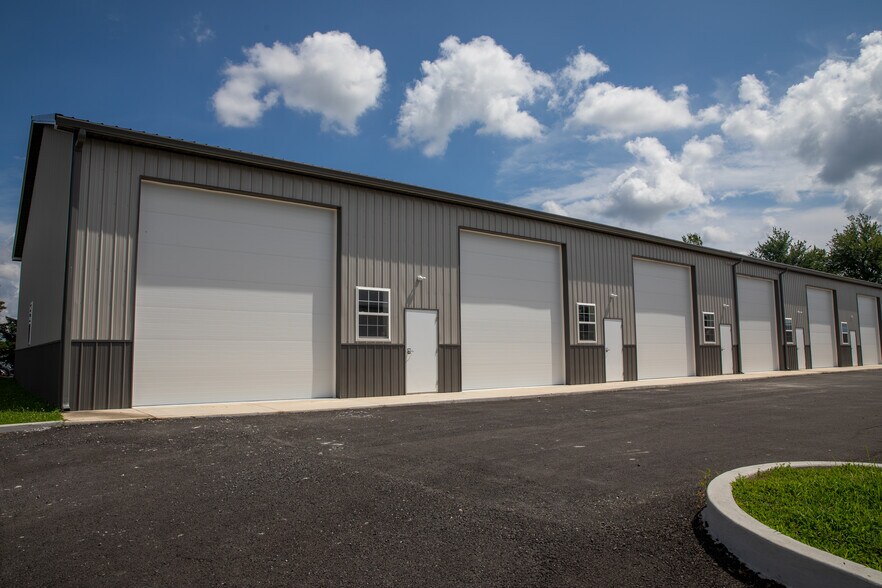 More Photos Of 320 Mullet Run, Milford Light Distribution For Lease