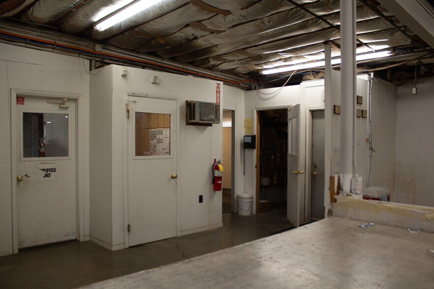 More Photos Of 645 Bellefontaine Ave, Marion Light Distribution For Sale