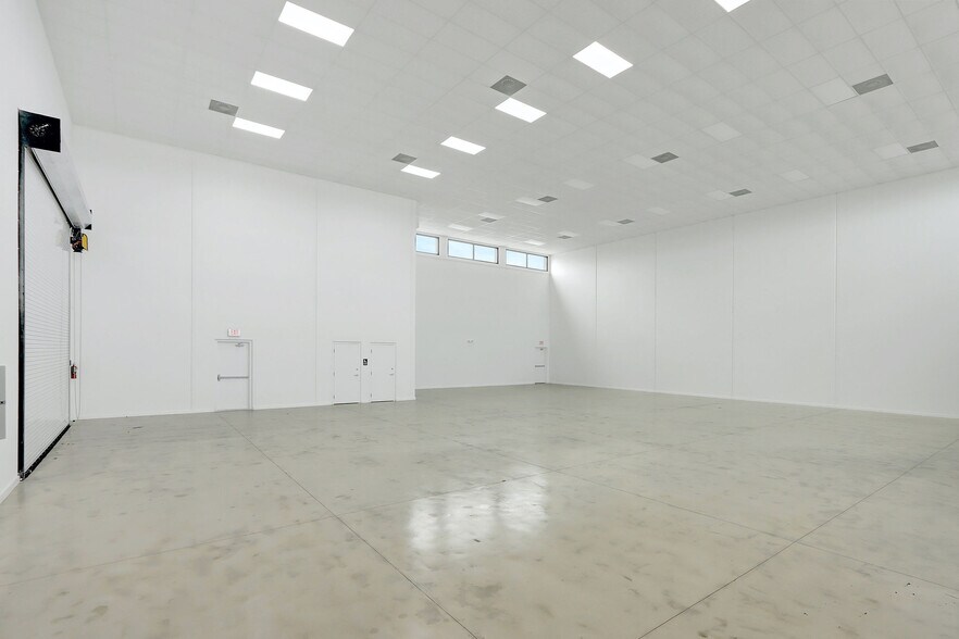 More Photos Of 235 NE 67th St, Miami Warehouse For Sale