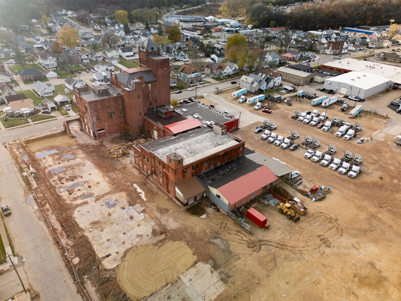 More Photos Of 3040 Jackson St, Dubuque Apartments For Sale