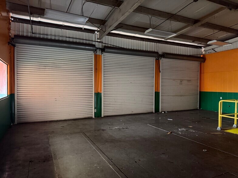 More Photos Of 10150 N Florida Ave, Tampa Auto Dealership For Lease