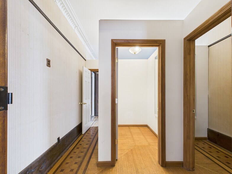 More Photos Of 40 E Genesee St, Auburn Storefront Retail Residential For Lease