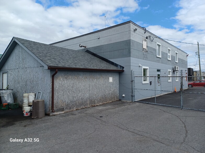 More Photos Of 39 Cleopatra Dr, Nepean Warehouse For Sale