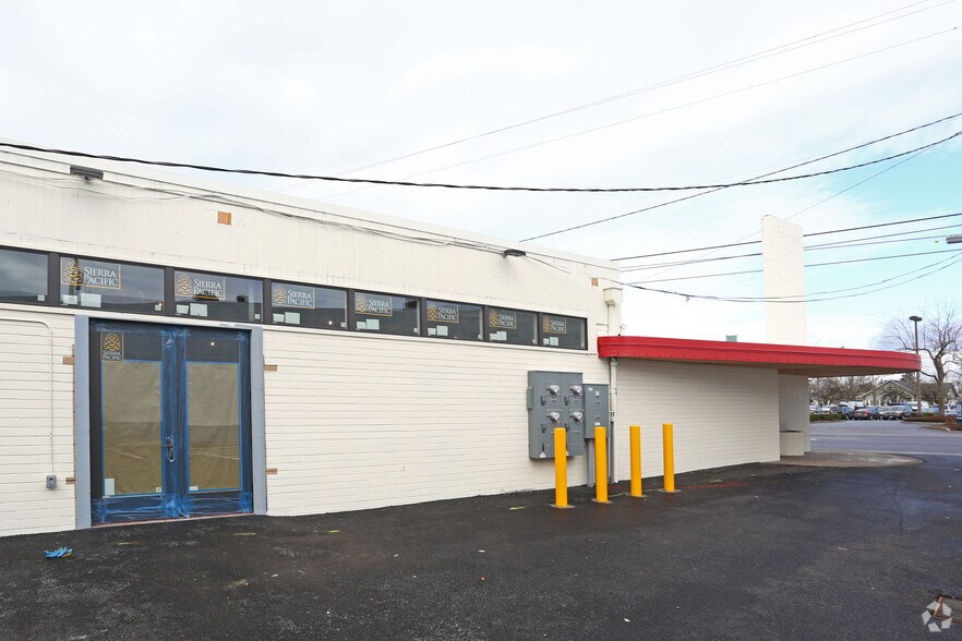 More Photos Of 6924 NE Sandy Blvd, Portland Storefront For Lease