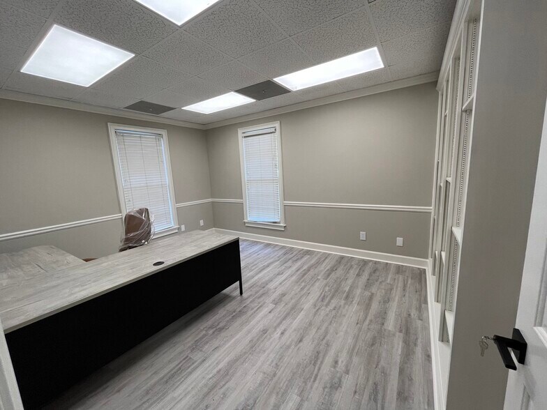 More Photos Of 750 Hammond Dr NE, Atlanta Unknown For Sale