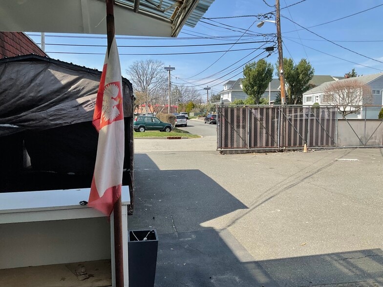 More Photos Of 1 Sago St, Clifton Flex For Lease