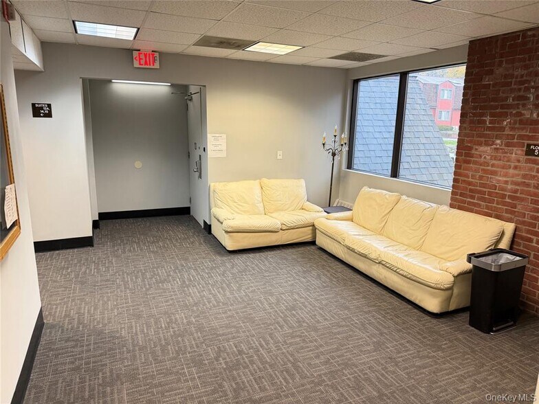 More Photos Of 2 Stowe Rd, Peekskill Medical For Sale