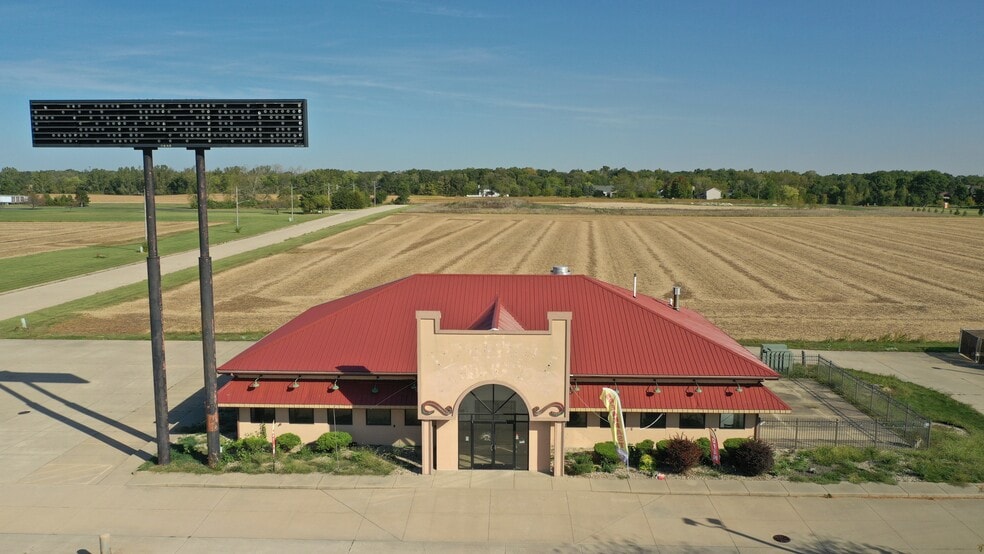 More Photos Of 210 N Lewis Ave, Oglesby Restaurant For Lease