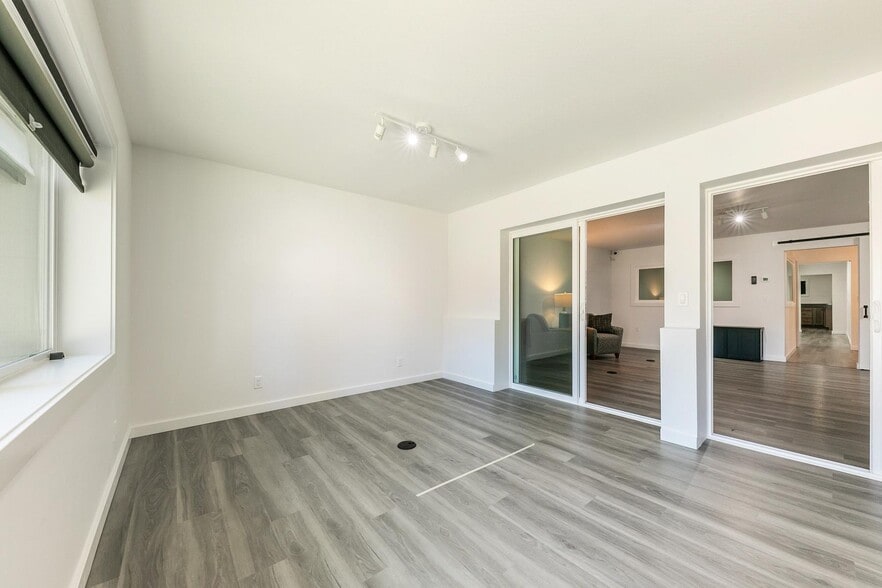 More Photos Of 8393 N Lake Blvd, Kings Beach Showroom For Sale