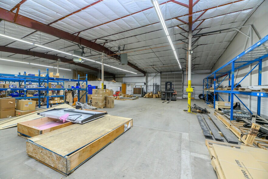 More Photos Of 7005-7011 E 53rd Pl, Commerce City Service For Lease