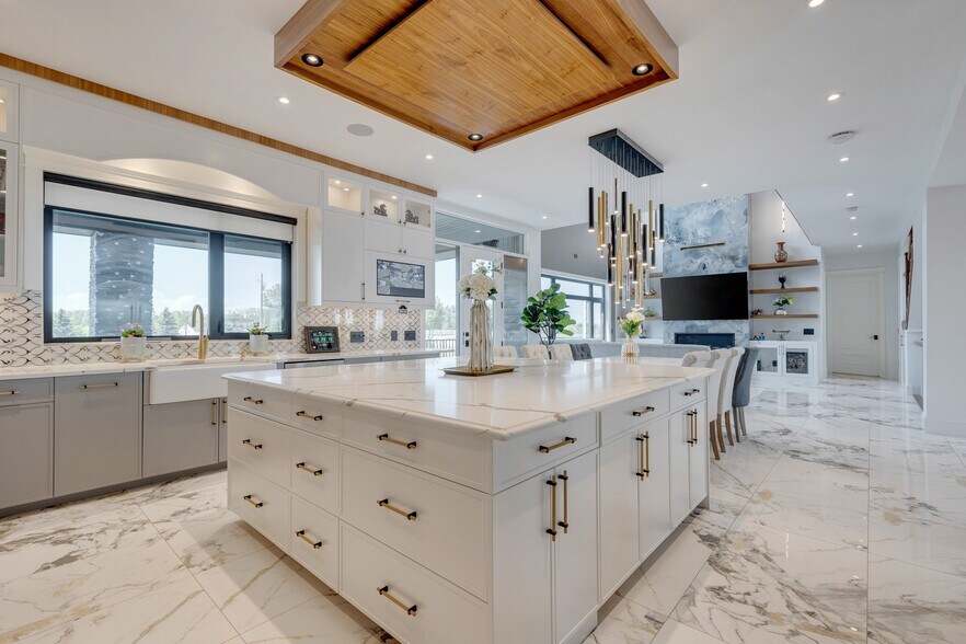 More Photos Of 48017 Harvest Ln E, Foothills Specialty For Sale