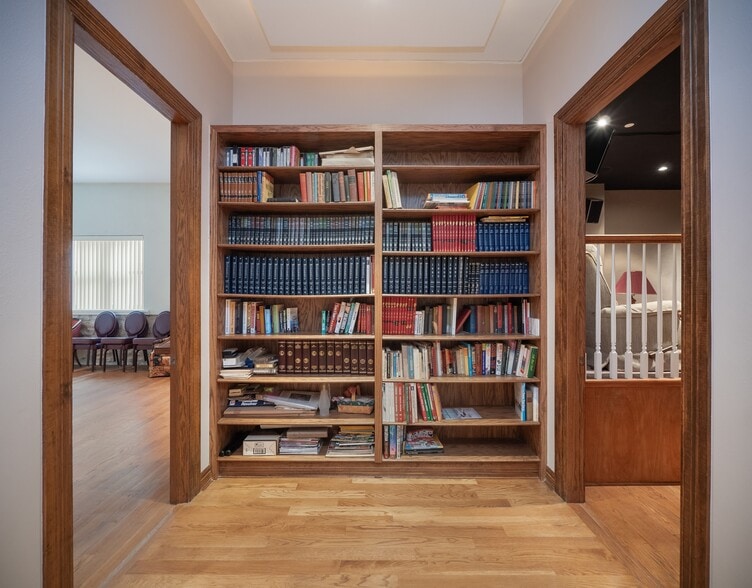 More Photos Of 805 N Congress Ave, Austin Storefront Retail Residential For Sale