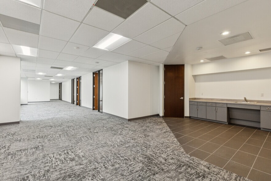 More Photos Of 2121 Midway Rd, Carrollton Office For Lease
