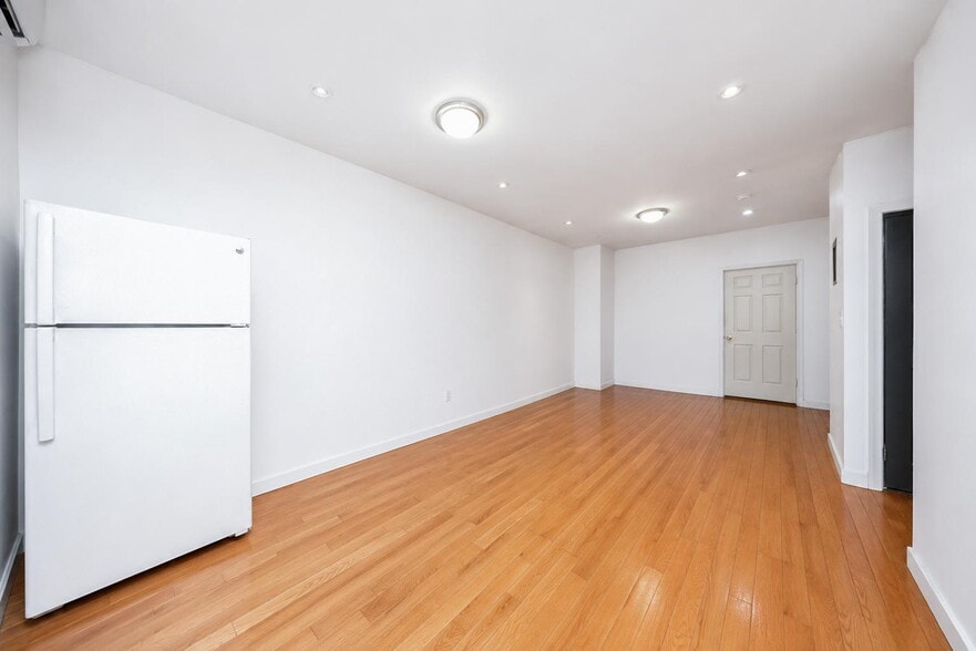 More Photos Of 1962 Coney Island Ave, Brooklyn Storefront Retail Residential For Sale