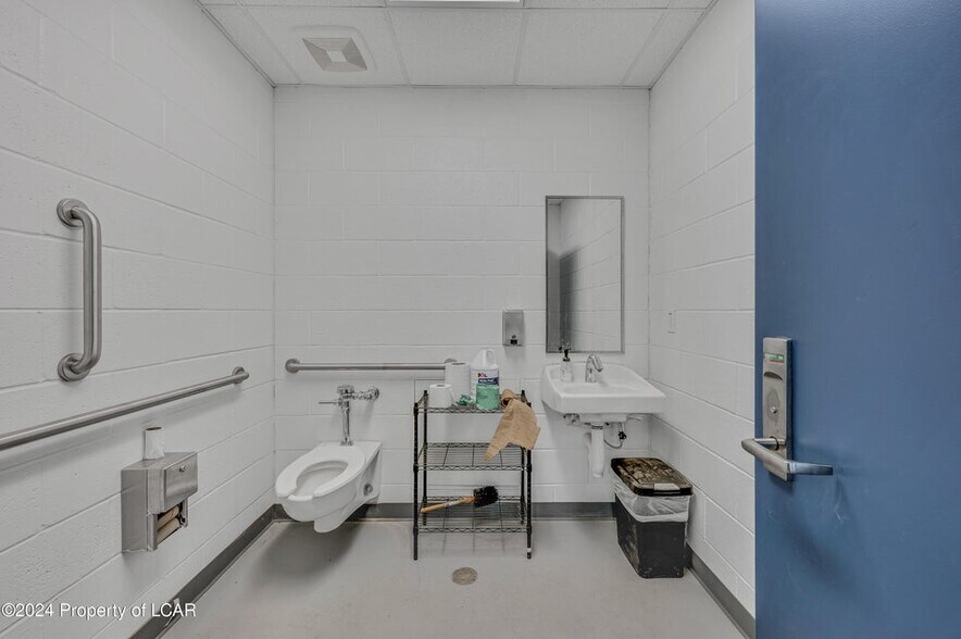 More Photos Of 5175 Old Airport Rd, Hazle Township Airplane Hangar For Sale