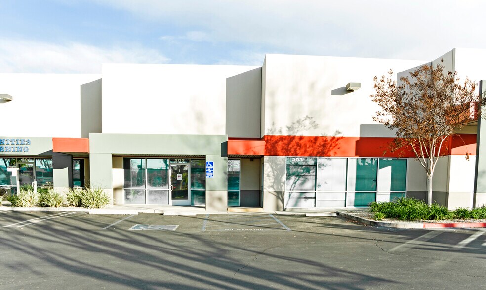 More Photos Of 12711 Ramona Blvd, Baldwin Park Warehouse For Lease