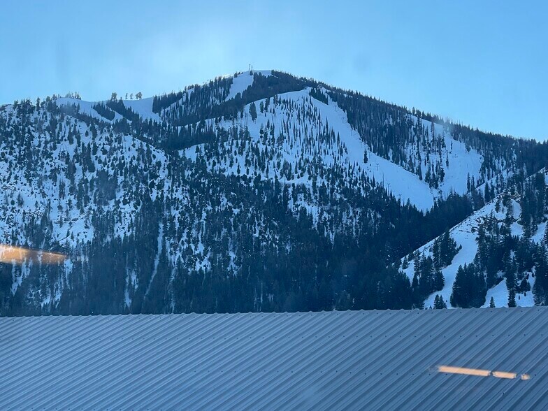 More Photos Of 471 E 10th St, Ketchum Warehouse For Sale