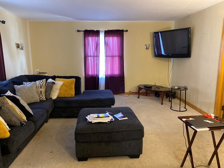 More Photos Of 2926 Pine Ave, Erie Office For Sale