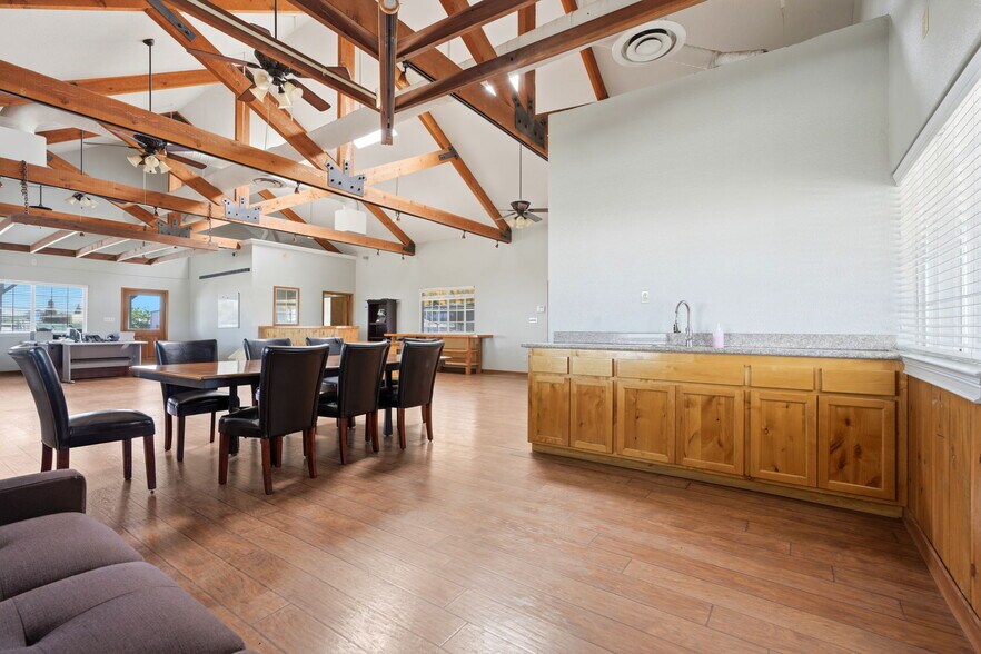 More Photos Of 1260 Buttonwillow Ave, Reedley Warehouse For Sale