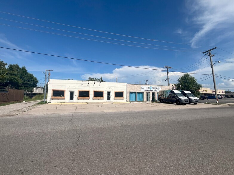 More Photos Of 7926 N May Ave, Oklahoma City Storefront Retail Office For Lease