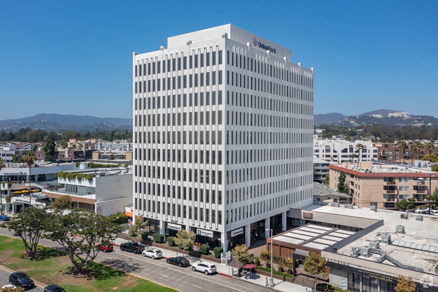 Primary Photo Of 11661 W San Vicente Blvd, Los Angeles Office For Lease