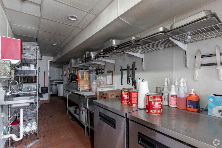 More Photos Of 18745 Redland Rd, San Antonio Restaurant For Sale