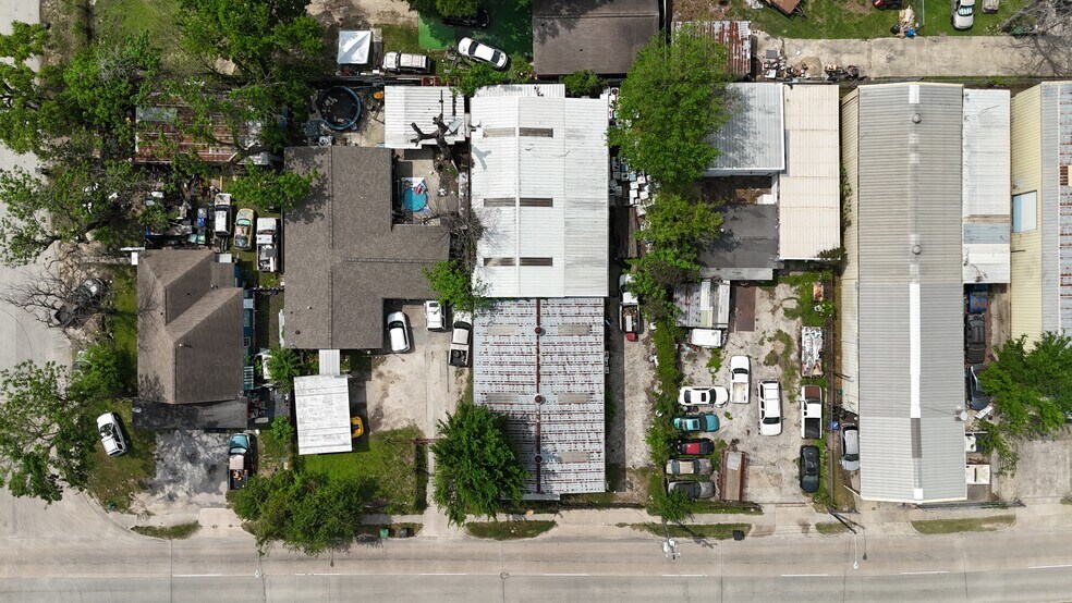 More Photos Of 8709 Irvington Blvd, Houston Warehouse For Sale