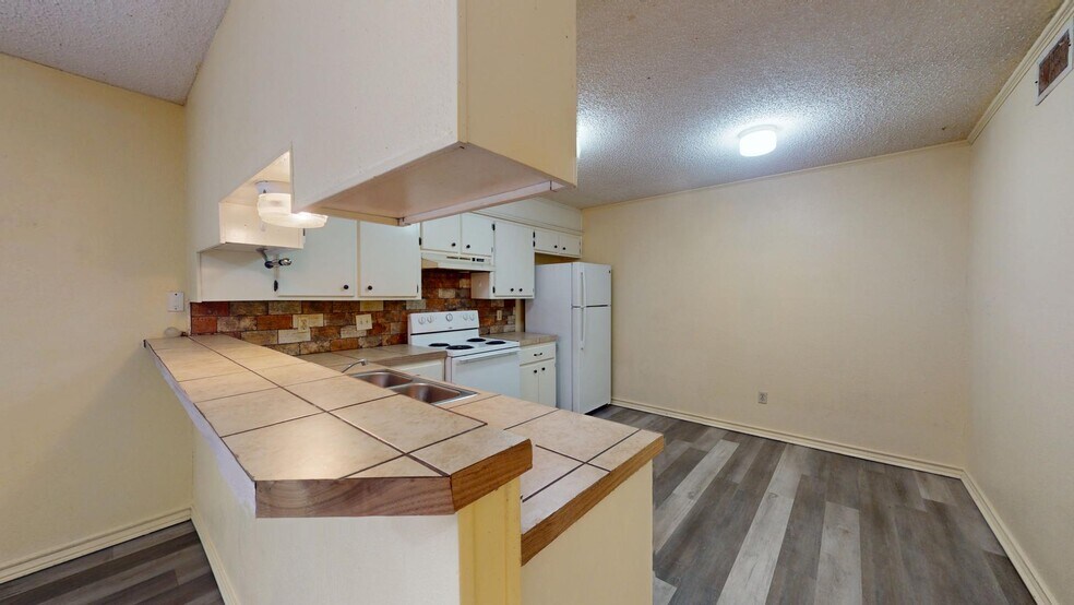 More Photos Of 120 37th st, Texarkana Apartments For Sale