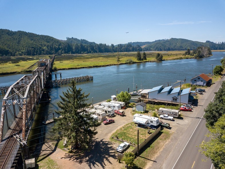 More Photos Of 6750 Or-126 Hwy, Florence Marina For Sale