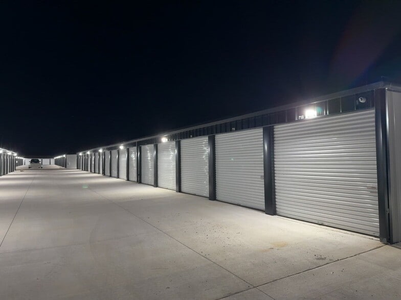 More Photos Of 1308 Adair Ct SW, Cedar Rapids Self Storage For Sale