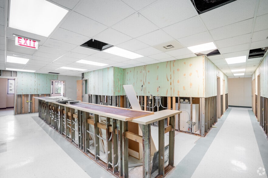 More Photos Of 2100 Regional Medical Dr, Wharton Hospital For Sale