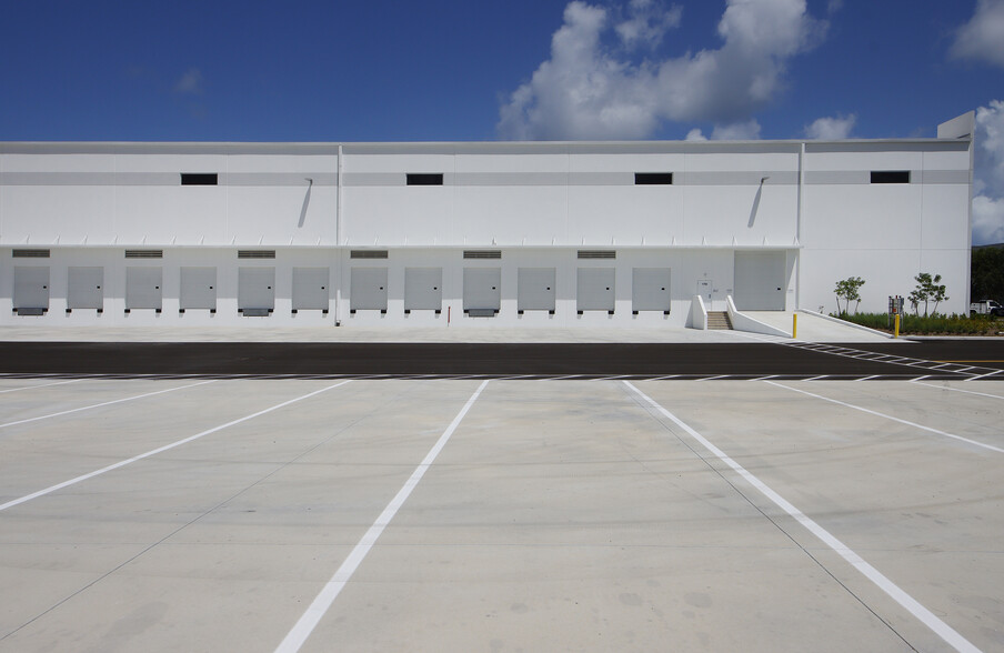 Primary Photo Of 1700 Eller Dr, Fort Lauderdale Industrial For Lease