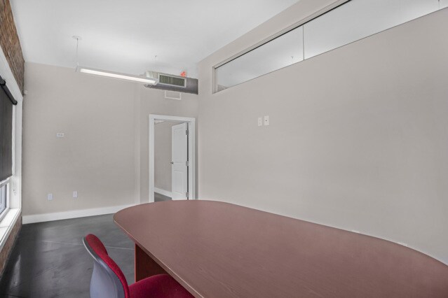 More Photos Of 2511 W Columbus Dr, Tampa Medical For Sale
