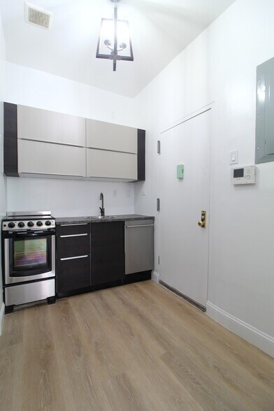 More Photos Of 114 E 37th St, New York Apartments For Sale