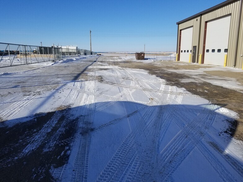 More Photos Of 14472 Commerce Park Blvd, Williston Warehouse For Sale